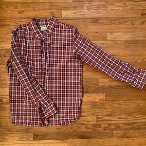 Gap Men’s L Standard Fit shirt.